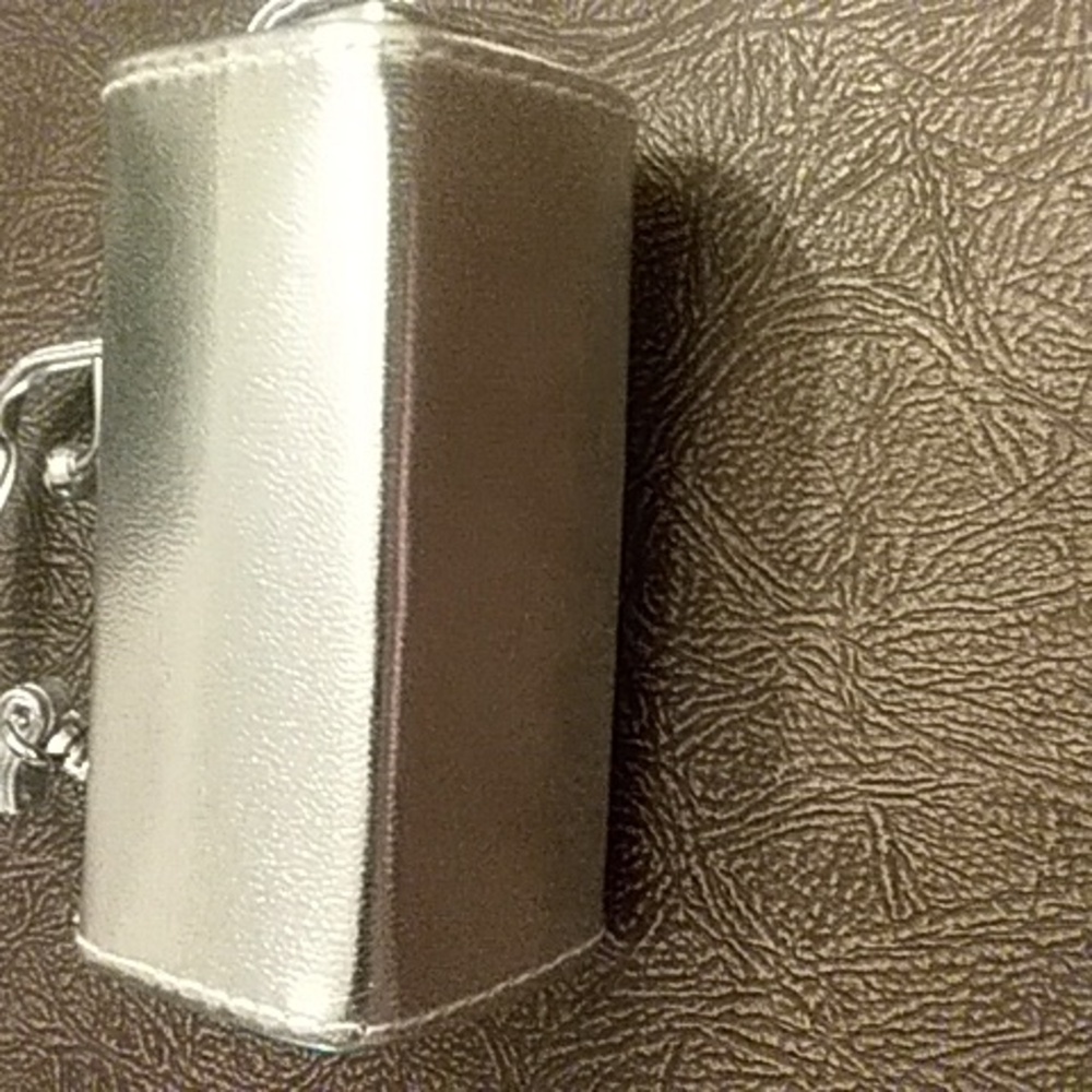 🌞☀️Small Gray Case🌞☀️ - Picture 4 of 7